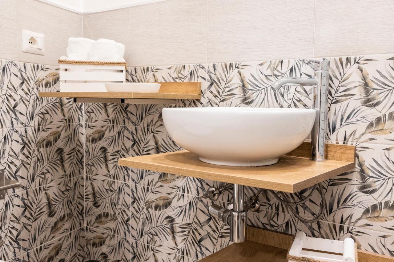 Adastra B&B Naples Luaran gambar